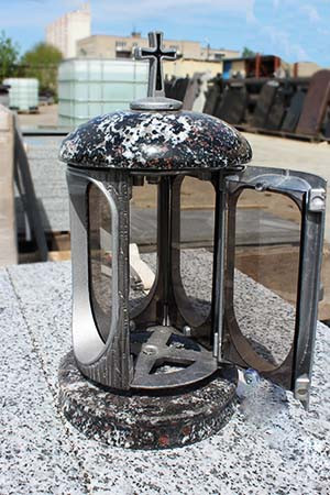 1549_lampada-granatovyy-amfibolit.jpg