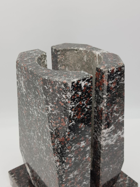 Ваза Бочка (23*15*15, гранит Амфиболит, с вкладышем) арт:2096
