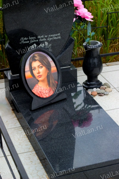 Рамка Гранитная (Овал, Гранит Габбро, 30*37, медальон 26*32) арт:1789