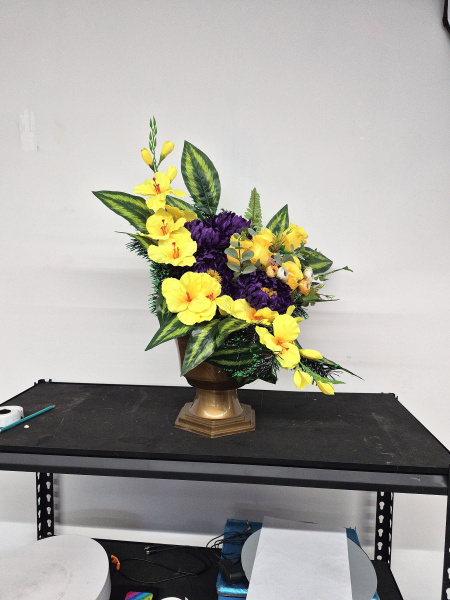 Корзинка с цветами Венок Н1 арт:2375