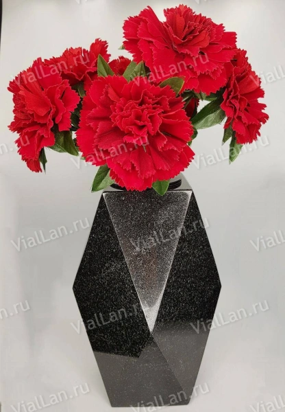 Ваза ЦЕЛЬНАЯ "РУБИН" (30*15, гранит Габбро, Карелия) арт:2100