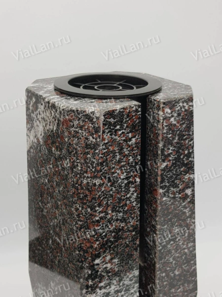 Ваза Бочка (28*15*15, гранит Амфиболит, с вкладышем) арт:2097