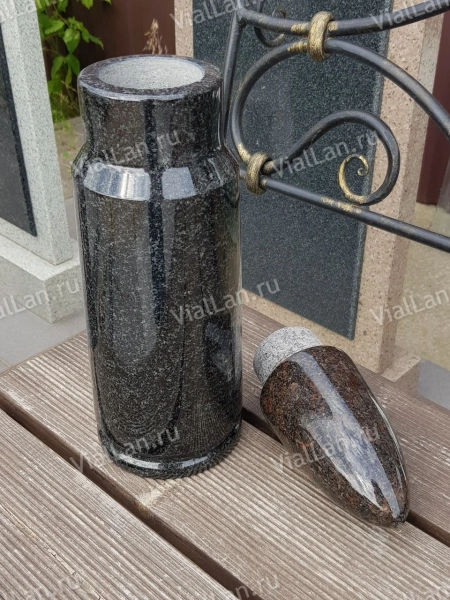 Ваза Патрон ( 42*12, гранит Габбро Карелия, верхушка гранит Дымовский) арт:1493